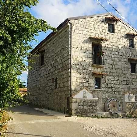 Agroturismo Mater Terra SantʼAgata deʼ Goti